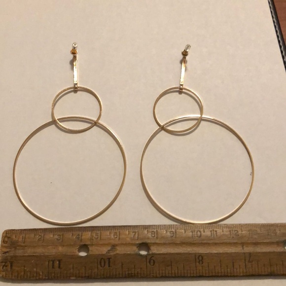 New Earring - Picture 3 of 3